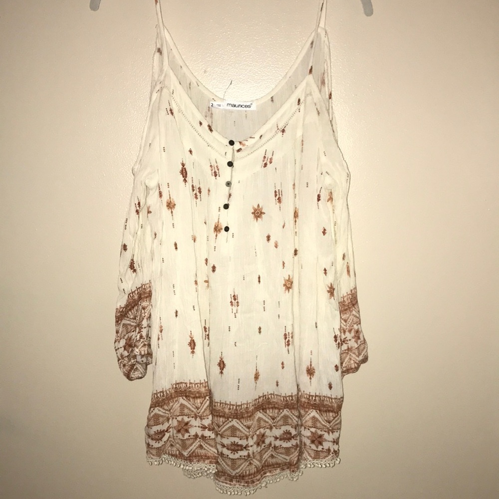 MAURICE’S cold shoulder top